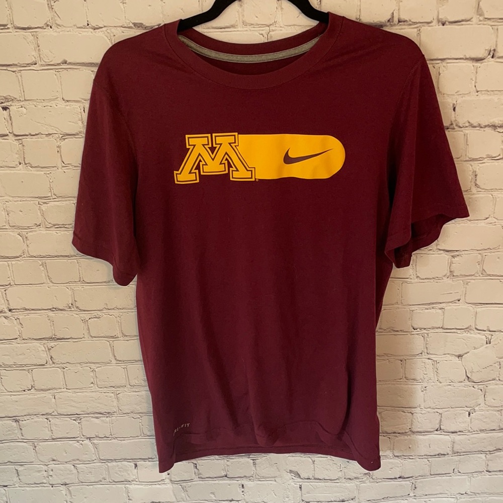 Nike dry fit Minnesota gophers shirt